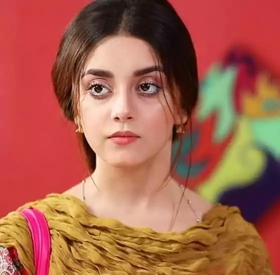 Alizeh Shah Nude Viral Scandal Showing Pressing Boobs & Full Blowjob Video with Full Face Clear Audio