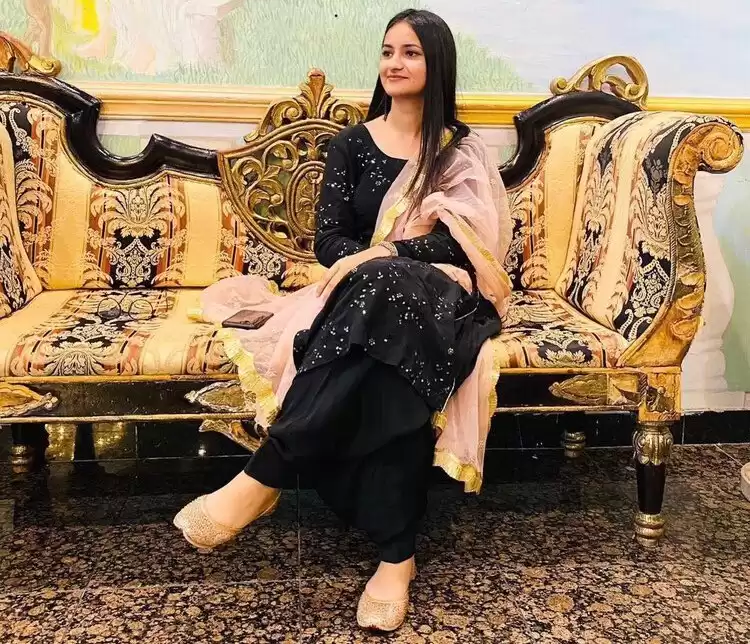 Sabrina Dhillon Beautiful Brampton Hottie Trending Most Exclusive Viral Total 3 VIDEO’S Full NUDE with Full Face Fucking & Masterbation