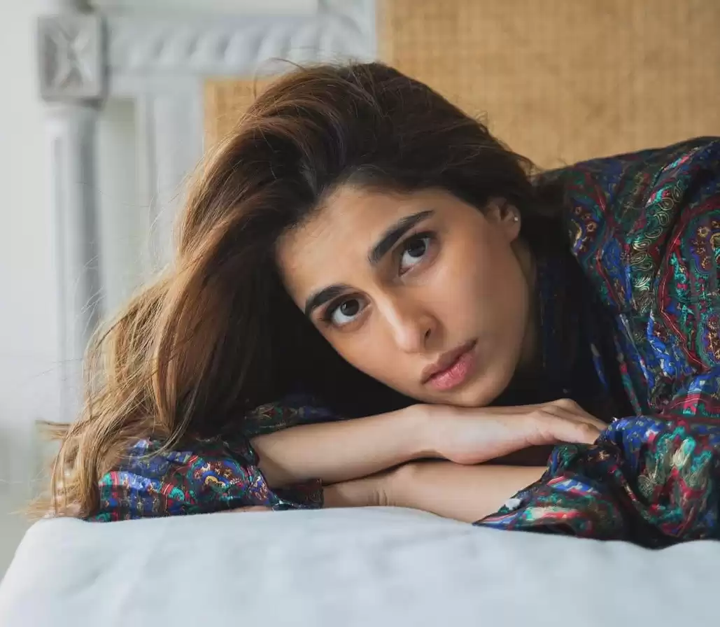 Beautiful YouTuber Turned Actress Most Exclusive Debut TOTAL 6 VIDEO’S Aggressive Kissing, Stripped NUDE Fucking Riding with Hot Expressions