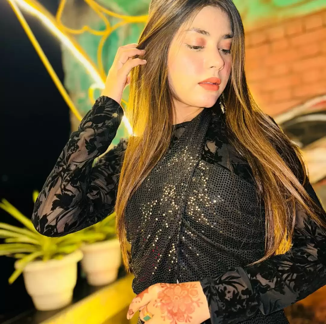 AFREEN Beautiful Instagram Influencer Nude Tango Full 7Min+ VIDEO Showing her Boobs ,Playing with Nipples, Removing Panty & Pussy Closeup Spreading
