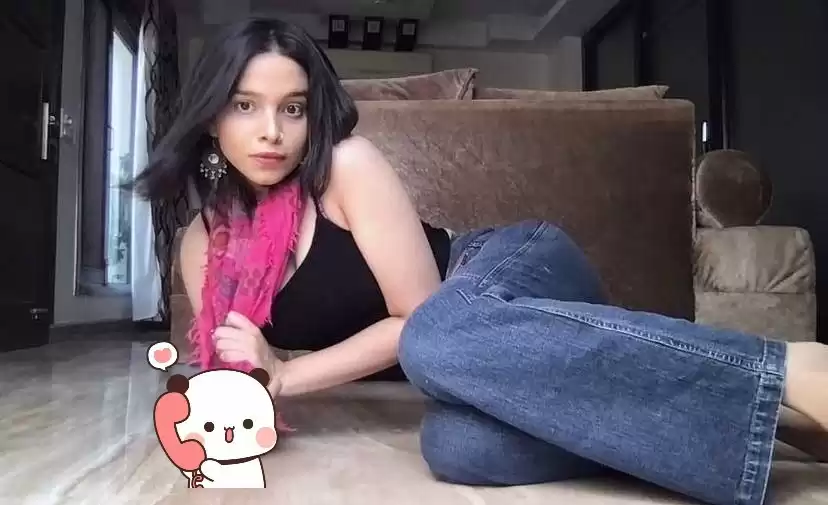 AKANSHA Beautiful Insta Influencer Nude 12 VIDEO’S MERGED Teasing Stripping Full NUDE Boobs Pressing, Squeezing her ASS & Pillow Riding with Full Face