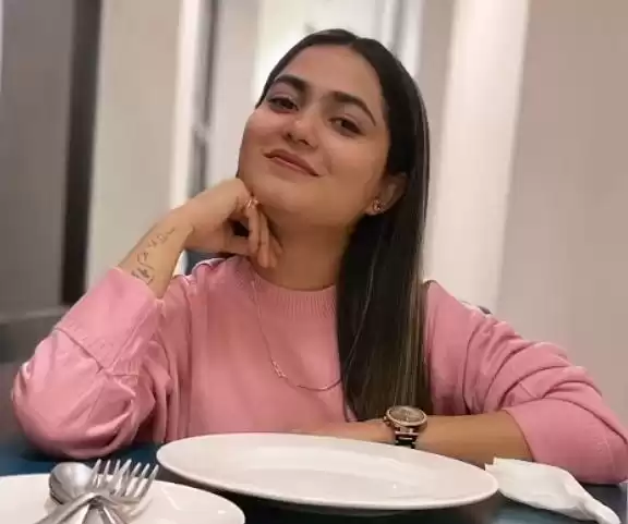 NEHA Beautiful Famous YouTuber Nude 8Min+ Premium Live Teasing Showing Pressing Boobs with Full Face Clear Audio