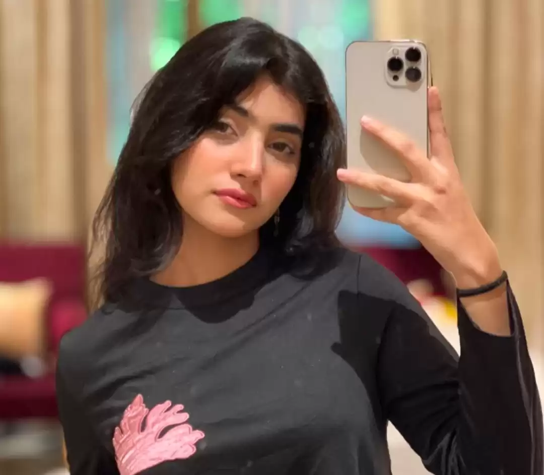 Beautiful Insta Influencer Nude Latest Trending Viral Total 5 VIDEO’S MERGED Full NUDE Fucking Riding Giving Blowjob with Full Face Clear Audio