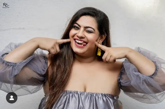 Famous Instagram Influencer & Former Mrs Asia Winner Most Requested App Exclusive Total 2 VIDEO’S Merged Showing Pressing her Huge Boobs with Full Face